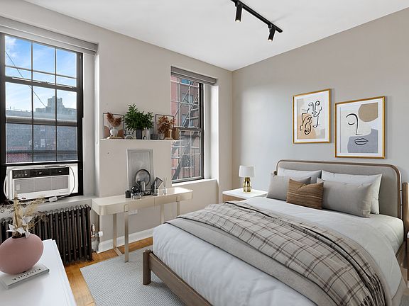 4th image of 714 Greenwich St #7A