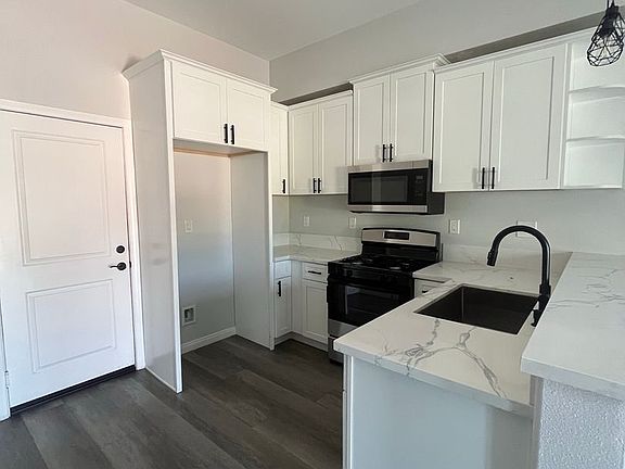 3rd image of 9223 Cypress Ave #101