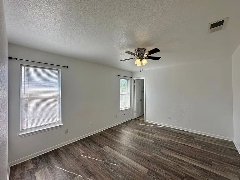 2703 Edgefield St — Photo 26