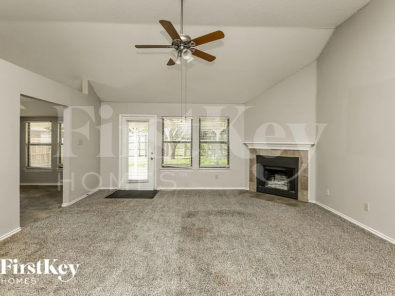 4742 Cornflower Dr — Photo 3