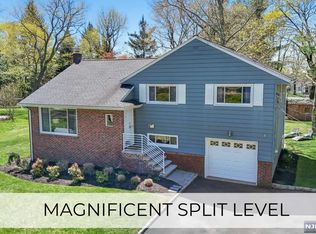 52 Center St, Cresskill, NJ 07626