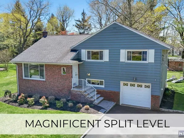 52 Center St, Cresskill, NJ 07626