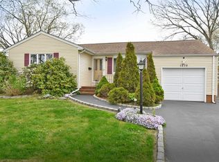 1219 4th St, West Babylon, NY 11704