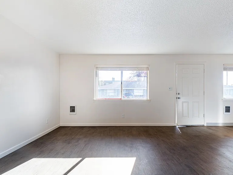 Welcome to Heather Place Apartments - Where comfort meets convenience! — Photo 17