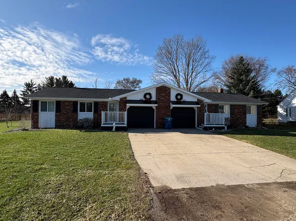 1028 Rosewood St, Jenison, MI 49428