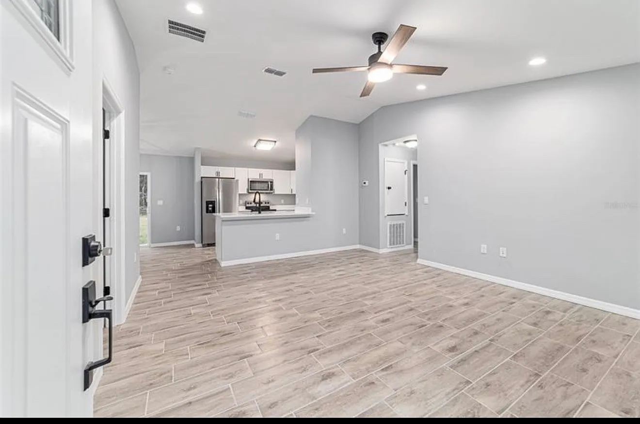 4919 NW 61st Ct — Photo 3