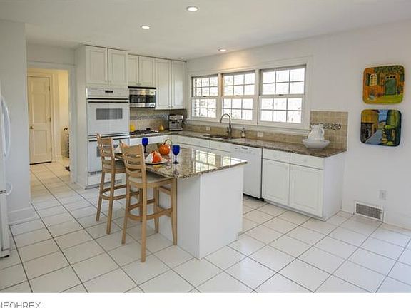 4th image of 29753 Hilliard Blvd