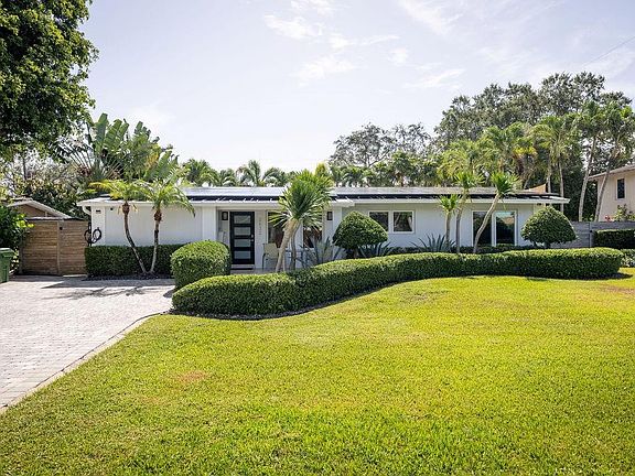 2nd image of 2632 NW 3rd Avenue