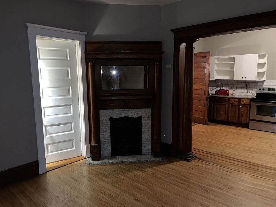 2nd image of 2549 11th Ave S #1