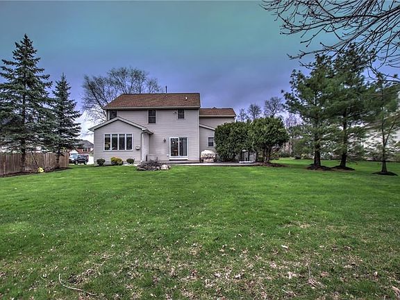 4th image of 3485 Creekview Dr