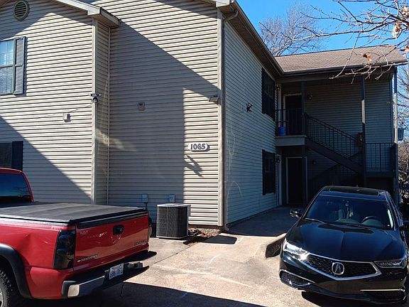 2nd image of 1065 N Lindell Ave