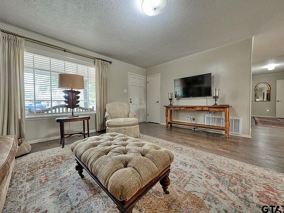 5th image of 249 Hideaway Ln E