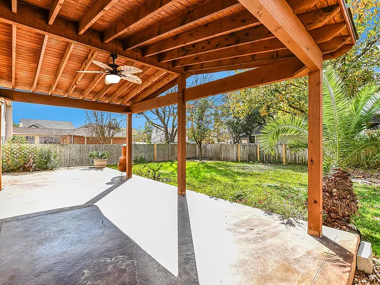 1307 Chalk Ln — Photo 24