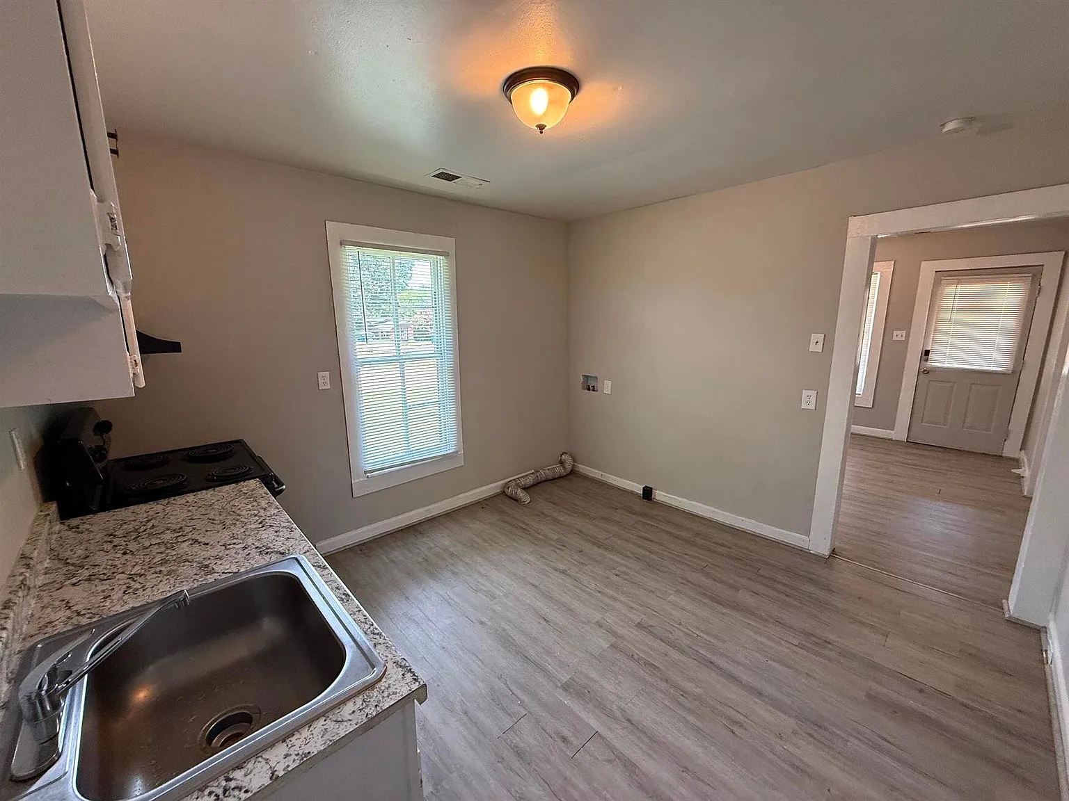 1336 Caldwell St — Photo 4