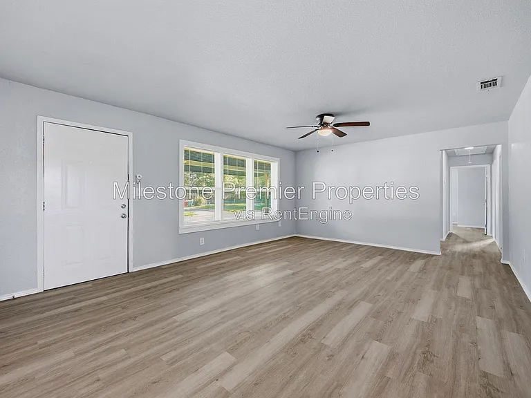 718 W Belden St — Photo 6
