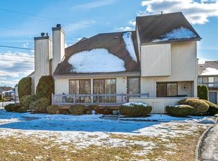33 Woodhill St, Somerset, NJ 08873