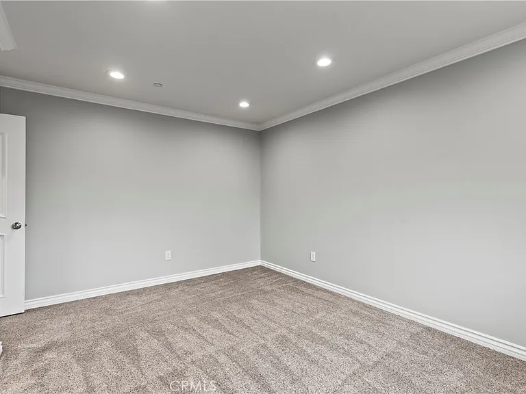 1096 Canyon View Dr — Photo 38