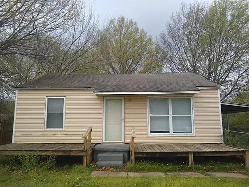 1009 Illinois St Photo 1