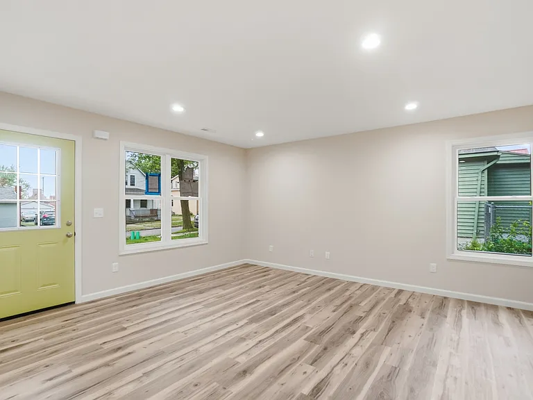 1626 Howell St #101 — Photo 3