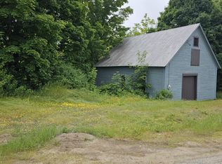 14-6 Pioneer St, West Paris, ME 04289
