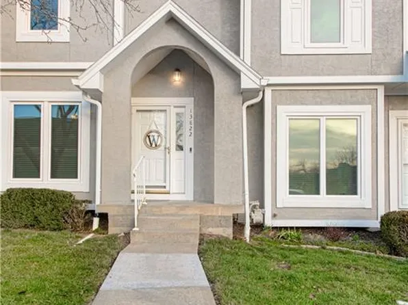 13822 W 58th Ter, Shawnee, KS 66216