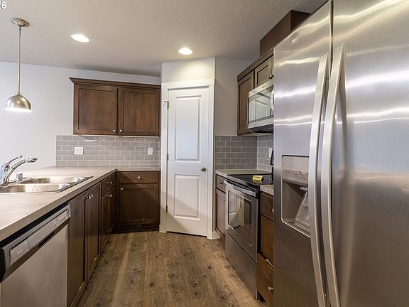 4th image of 2917 Fruit Valley Rd