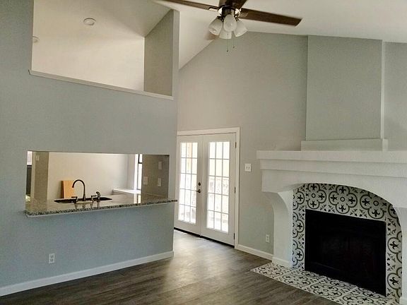 4th image of 9351 Valley Gate