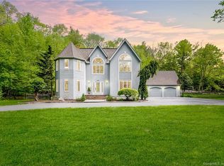 230 Hammertown Rd, Monroe, CT 06468