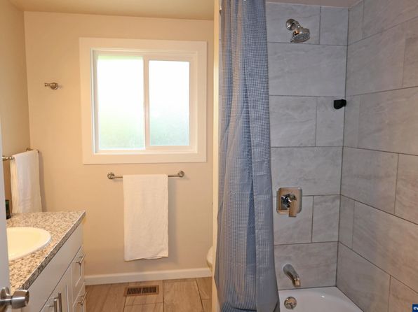 salem-oregon-449355435 picture