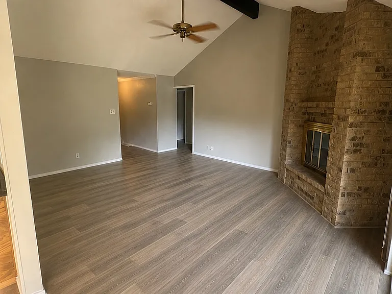 522 West Oak — Photo 11