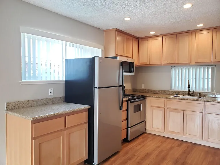 1501 Detroit Ave — Photo 27