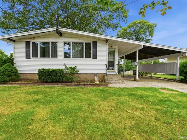 90 Samuel Street, Lake Ronkonkoma, NY 11779
