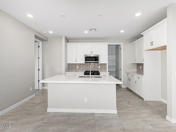 3rd image of 5566 N 205TH Lane
