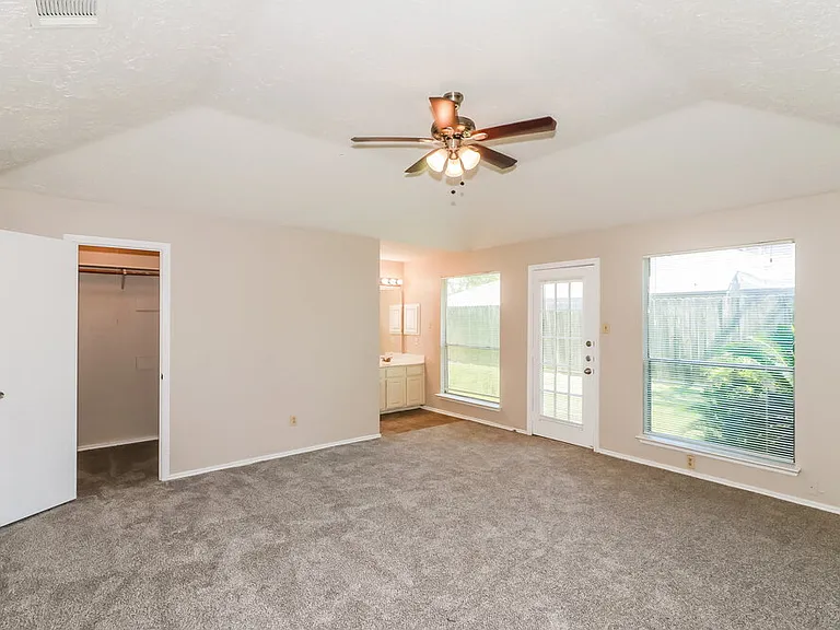 15306 Evergreen Place Dr — Photo 8