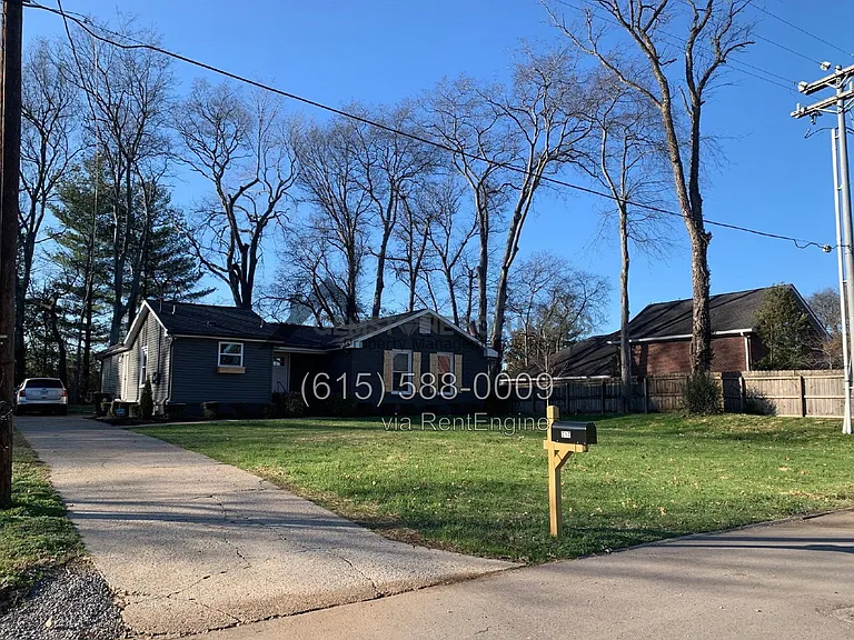 217 Oxford Dr — Photo 1