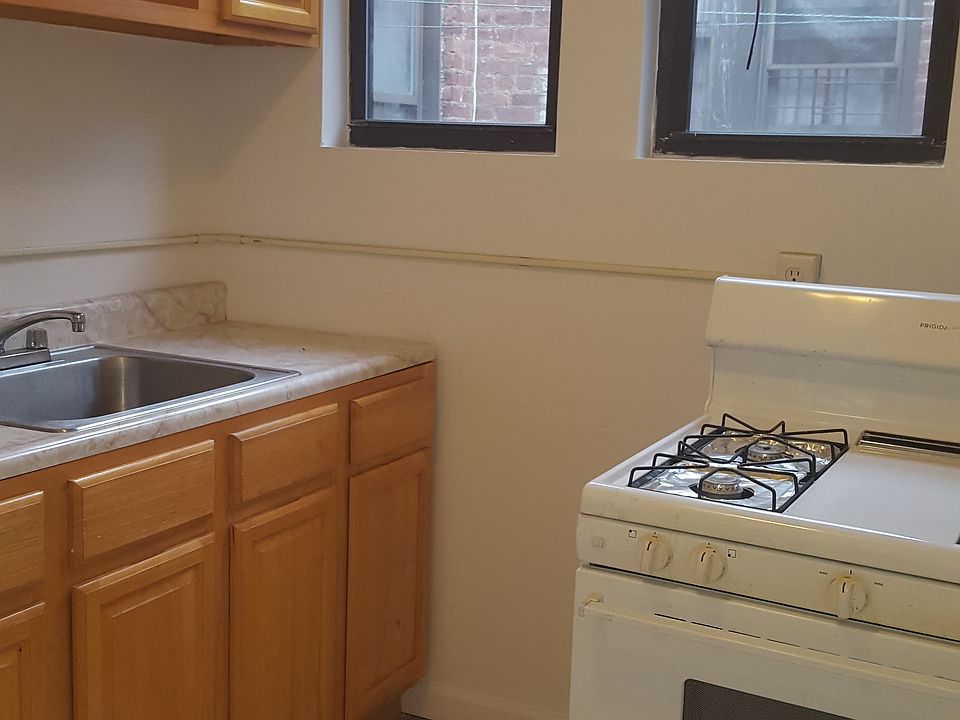 1st image of 147-3 Jamaica Ave #2