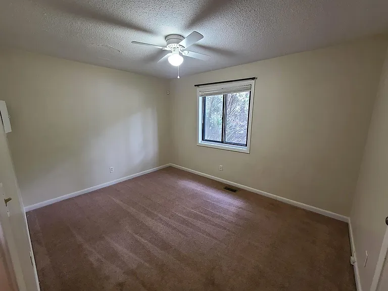 612 Platinum St — Photo 23