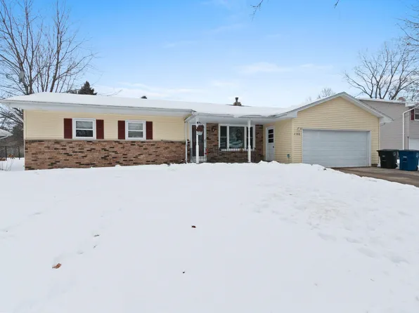 2388 Dew Ln, Green Bay, WI 54313