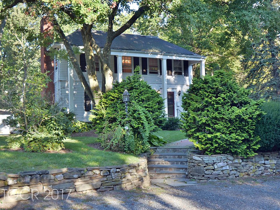1st image of 651 Fairview Pl