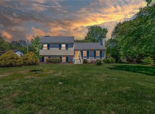 304 Robinhood Rd, Franklin, VA 23851