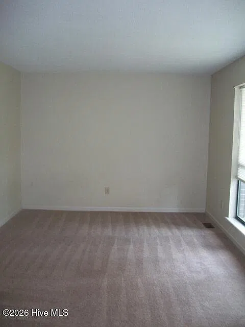 3 bed, 2.0 bath, 1324 sqft, $1,300 — Photo 2