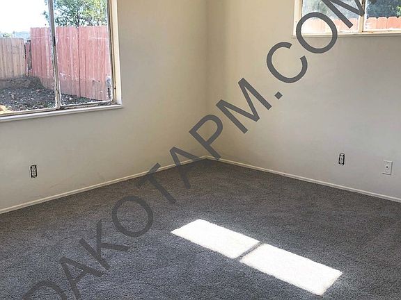 2nd image of 5137 Leo St
