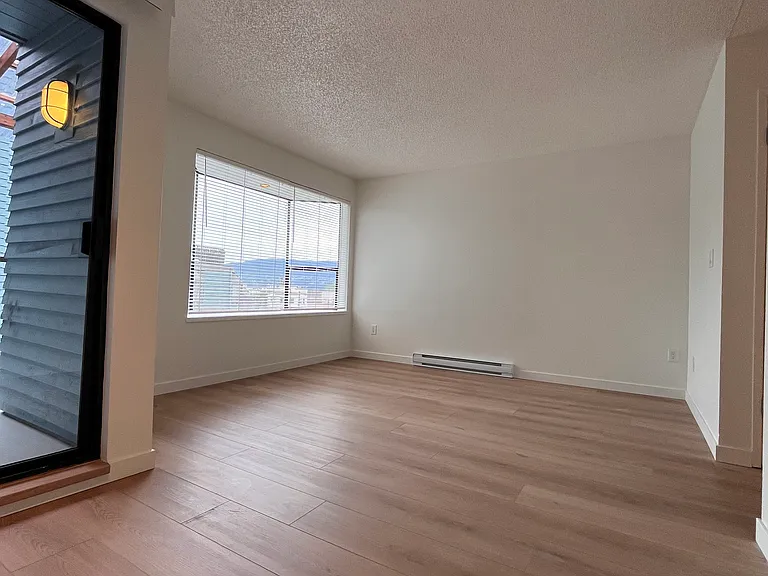 2225 Triumph St #416 — Photo 5