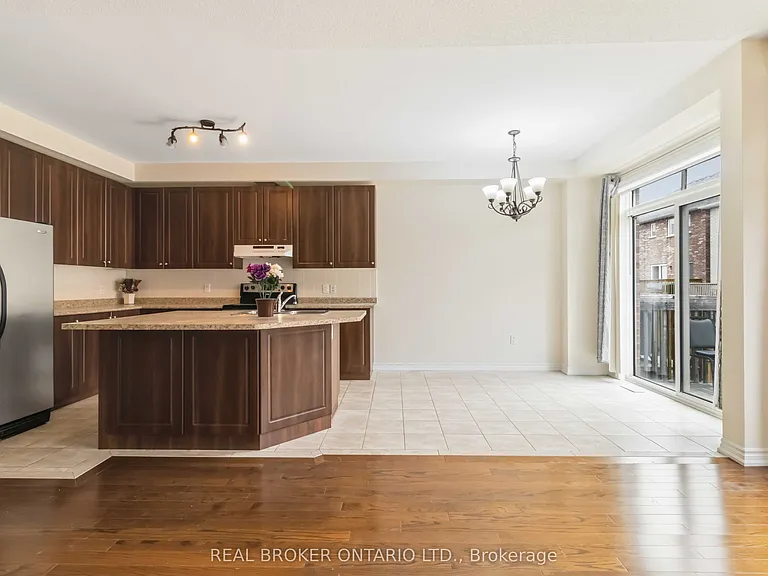 27 McCartney St #MAIN — Photo 14