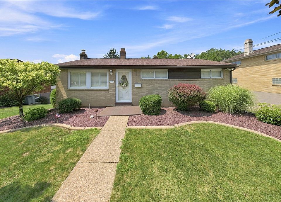 1st image of 13581 Saint Clair Dr