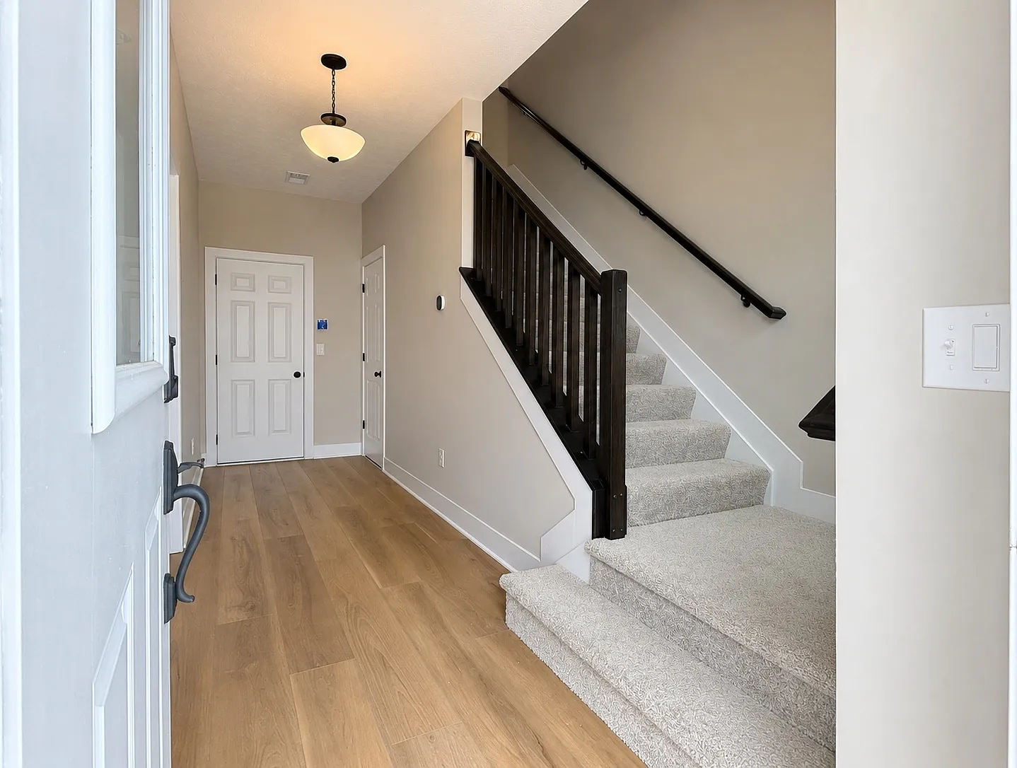 4 bed, 2006 sqft, $3,600 — Photo 4