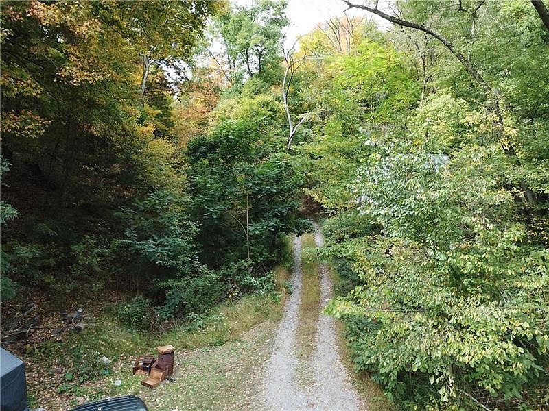 2nd image of 1141 Dime Rd