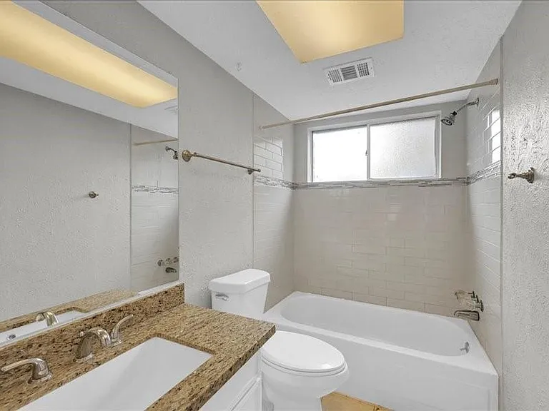 8406 Daycoach Ln — Photo 16