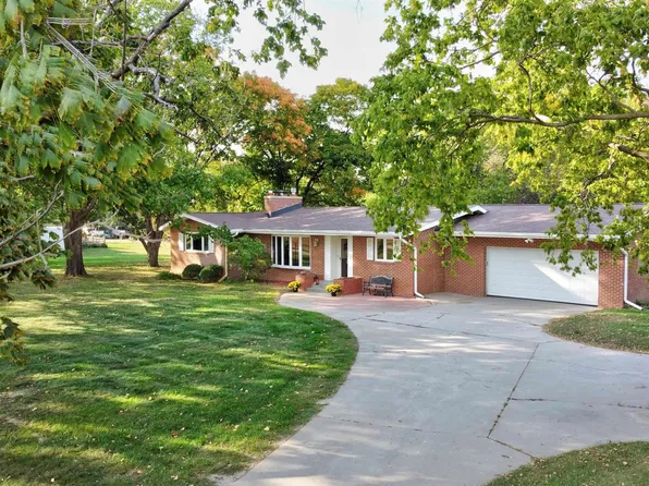 509 142nd St, South Sioux City, NE 68776