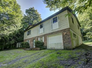 136 Fawnwood Cir, Greentown, PA